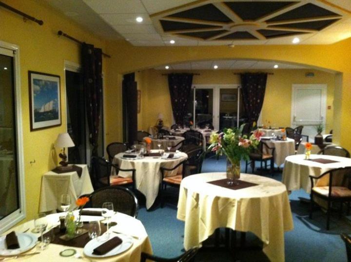 Logis Hotel De France Restaurant Le Lucullus Montmorillon Ngoại thất bức ảnh