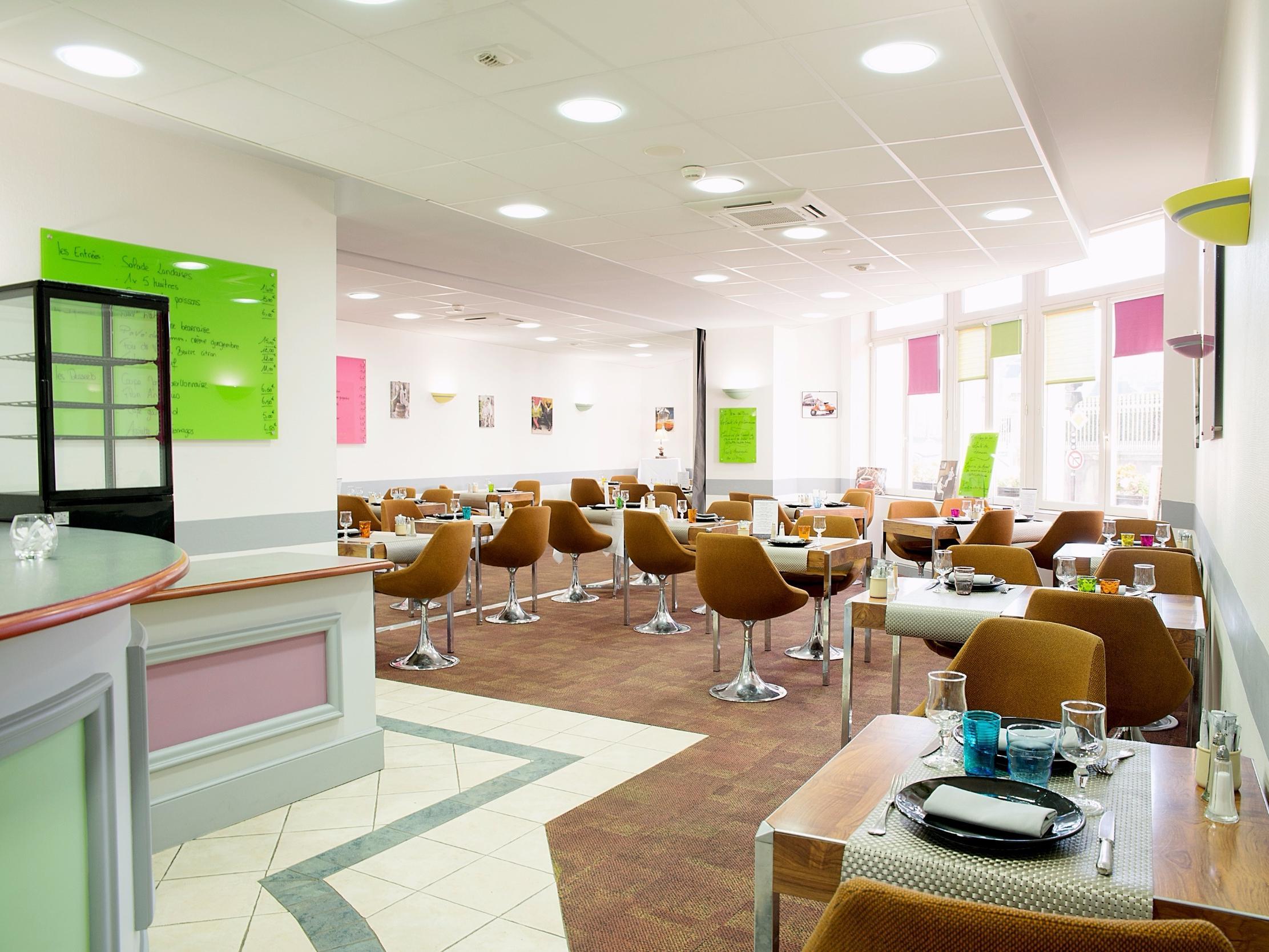 Logis Hotel De France Restaurant Le Lucullus Montmorillon Ngoại thất bức ảnh