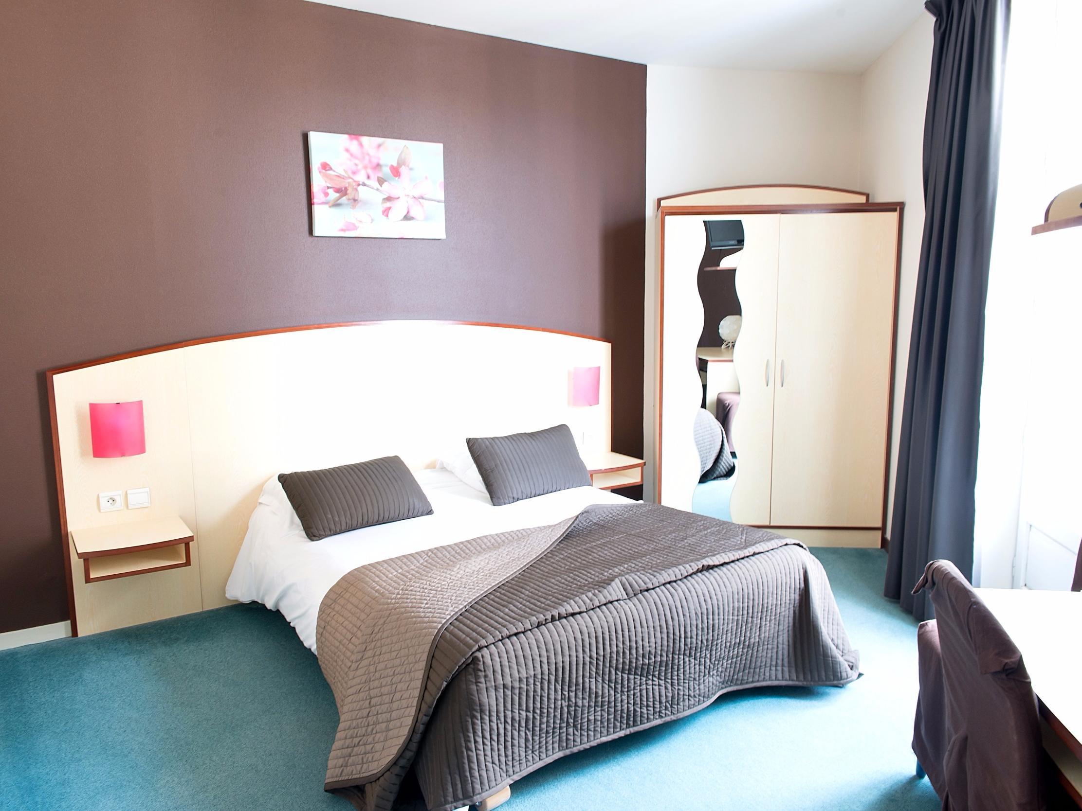 Logis Hotel De France Restaurant Le Lucullus Montmorillon Ngoại thất bức ảnh