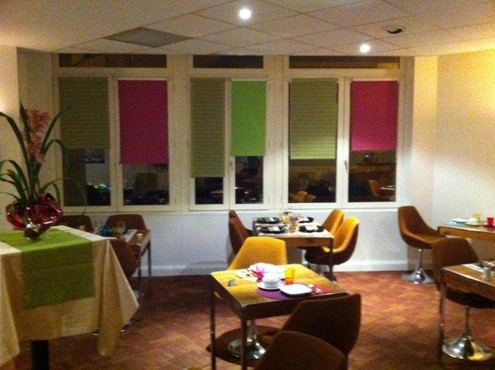Logis Hotel De France Restaurant Le Lucullus Montmorillon Ngoại thất bức ảnh