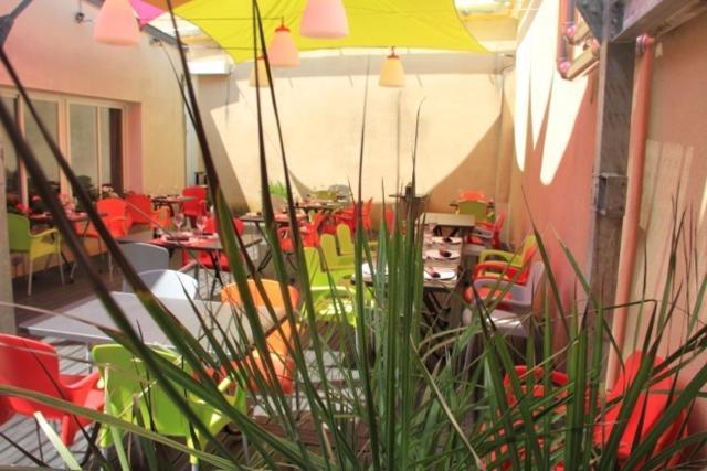 Logis Hotel De France Restaurant Le Lucullus Montmorillon Ngoại thất bức ảnh